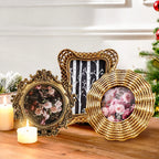 Cadre Avec Moulures Dorées Rétro