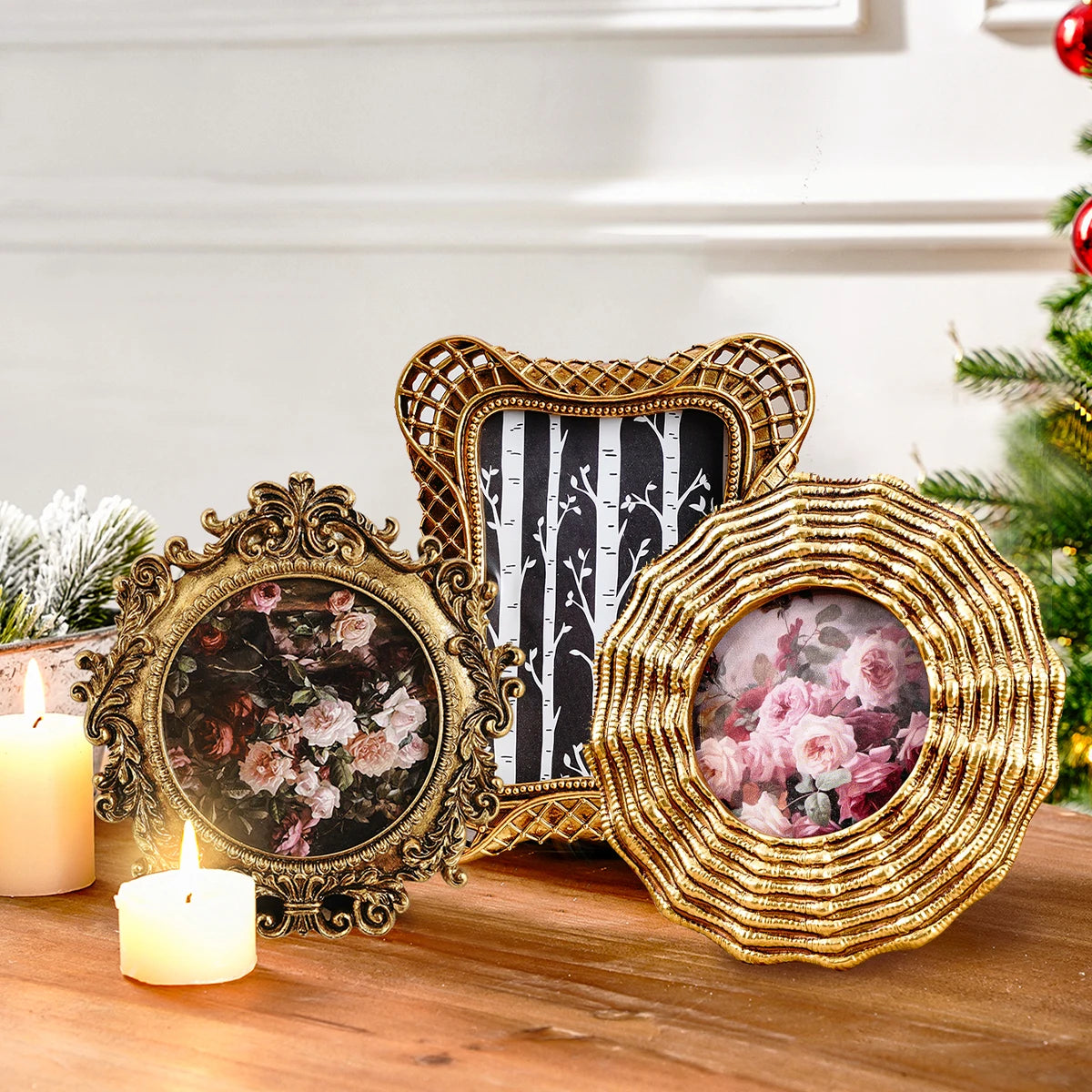 Cadre Avec Moulures Dorées Rétro