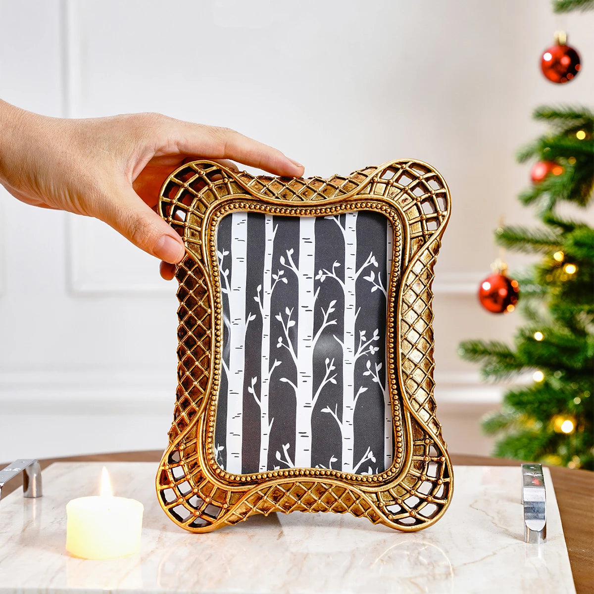 Cadre Avec Moulures Dorées Rétro