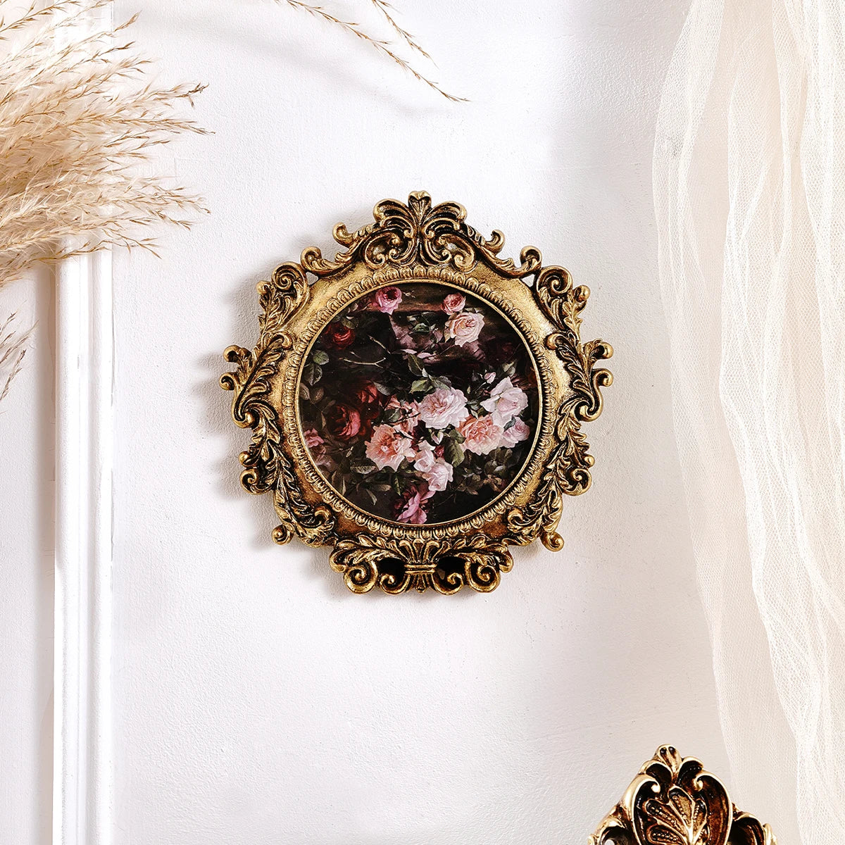 Cadre Avec Moulures Dorées Rétro