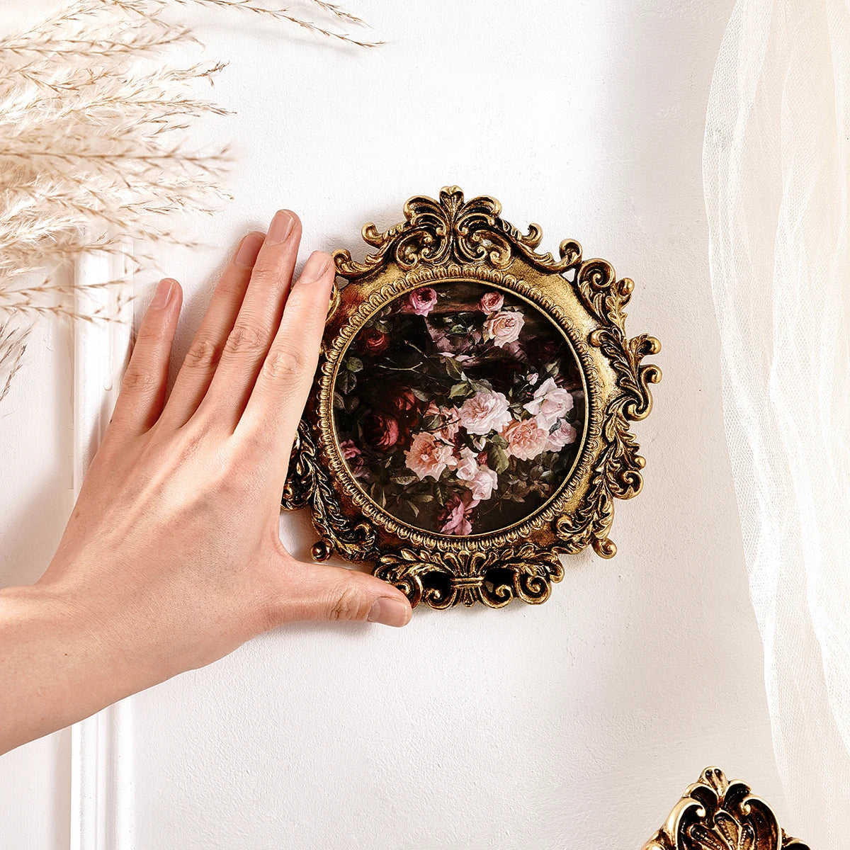 Cadre Avec Moulures Dorées Rétro